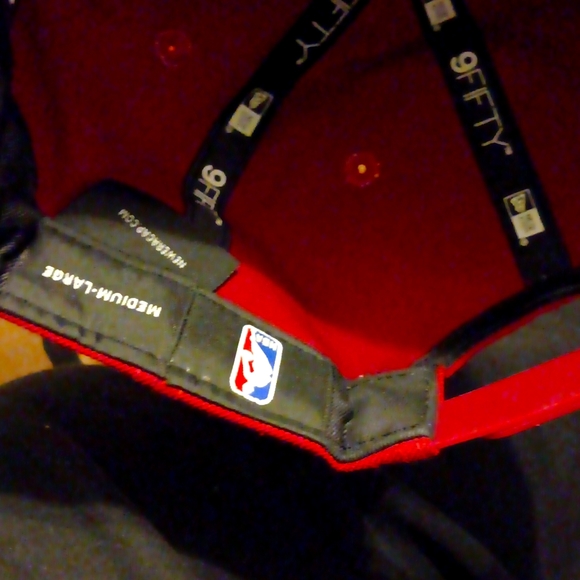 CAVALIERS NEW ERA HAT SNAPBACK - Picture 3 of 3